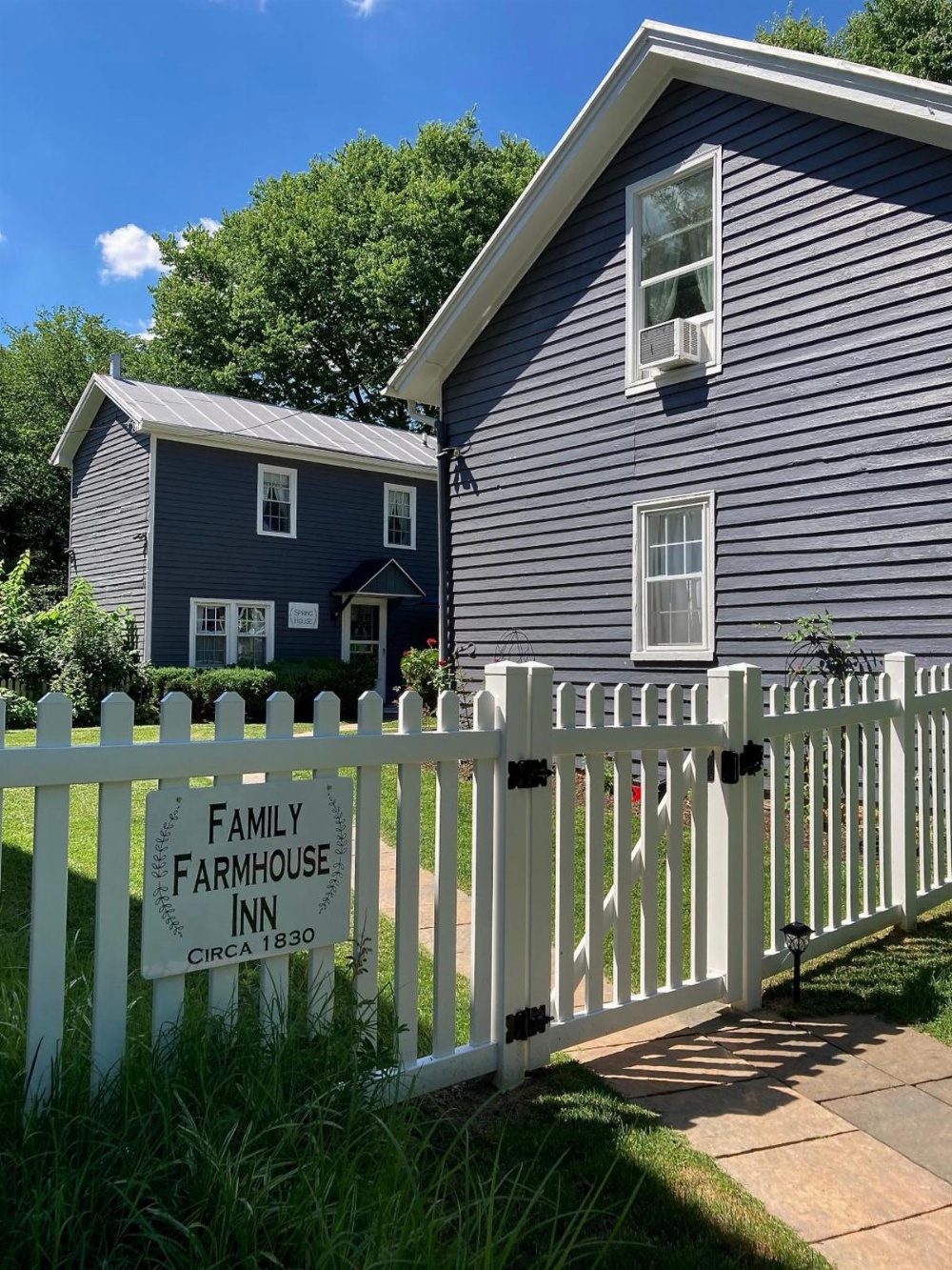 Family Farmhouse Inn Main image