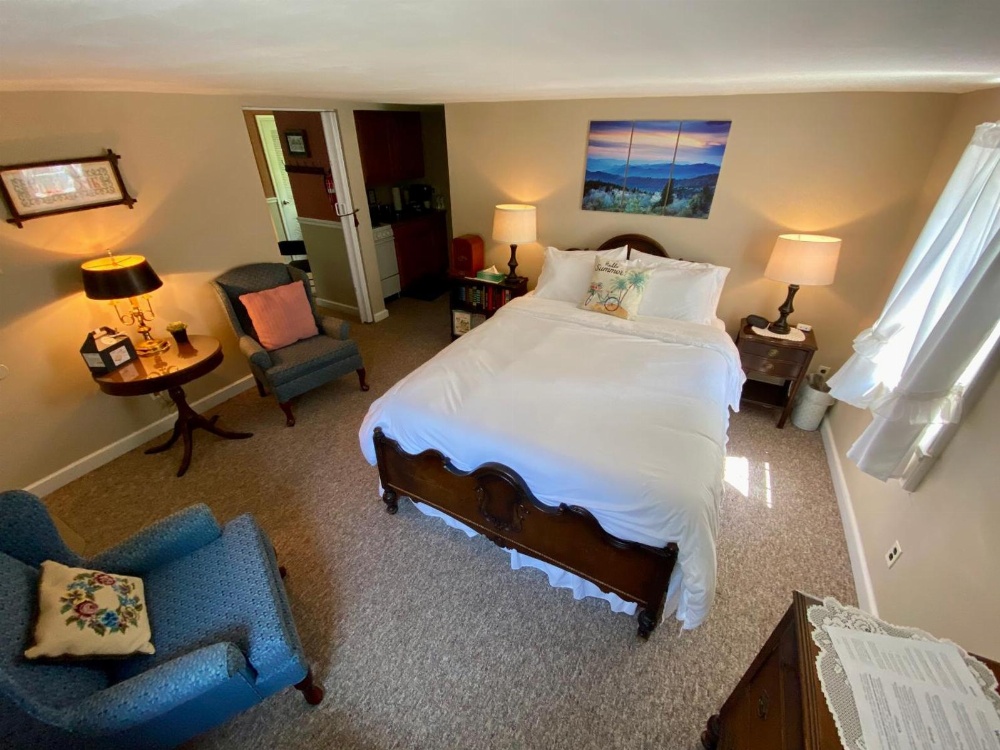 Family Farmhouse Inn