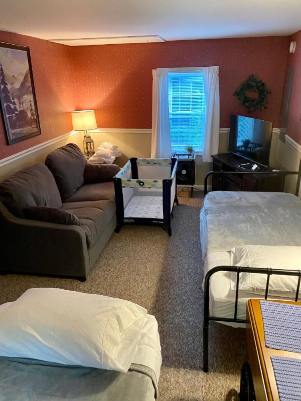 Family Farmhouse Inn image 14